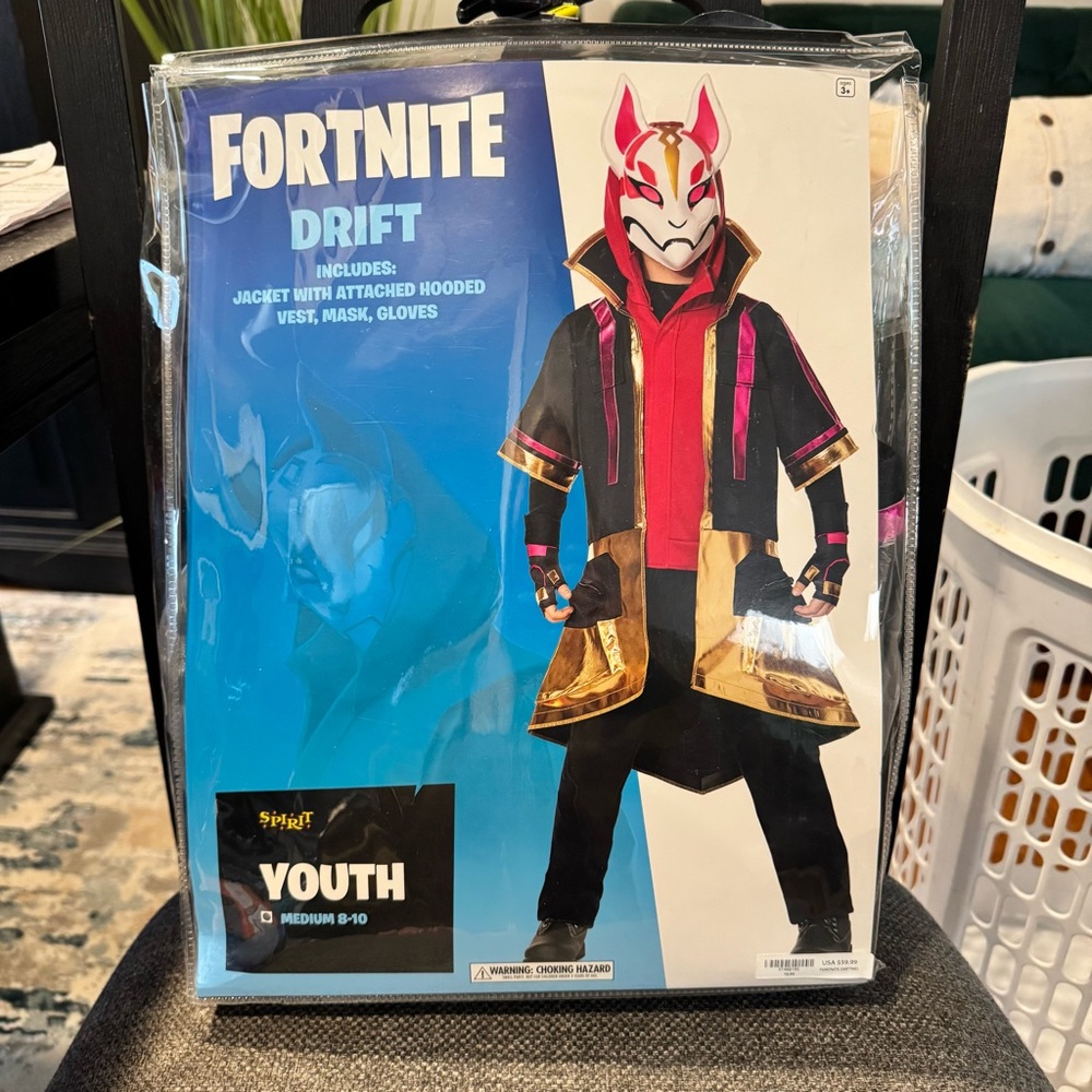 NWT Spirit Fortnite Drift Kids Costume (8/10)